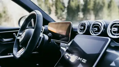 Mercedes-Benz C 43 AMG — Break sportif hybride 408 ch, 43 000 km seulement — Miniature 12
