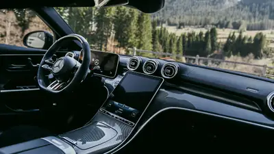 Mercedes-Benz C 43 AMG — Break sportif hybride 408 ch, 43 000 km seulement — Miniature 11