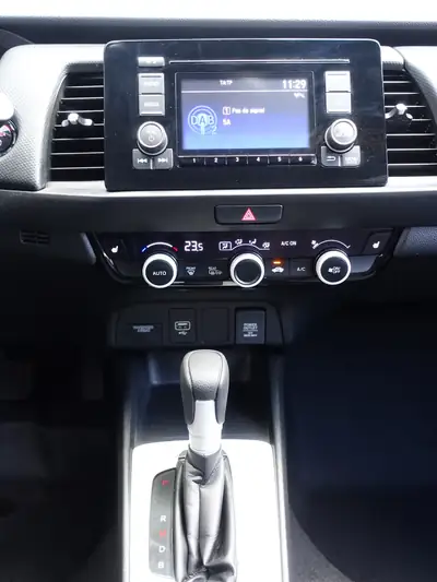 Honda Jazz 1.5i-MMD Executive — Hybride léger, entretien suivi, 74 000 km — Thumbnail 13