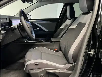 Opel Astra 1.6 PHEV Turbo — Berline hybride rechargeable, 21 700 km seulement — Miniature 8