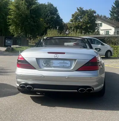 Mercedes-Benz SL 55 AMG — Cabriolet légendaire, 476 ch et seulement 115 900 km — vista posteriore