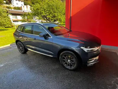 Volvo XC60 D4 AWD Inscription — SUV premium diesel, traction intégrale, 165000 km — side view