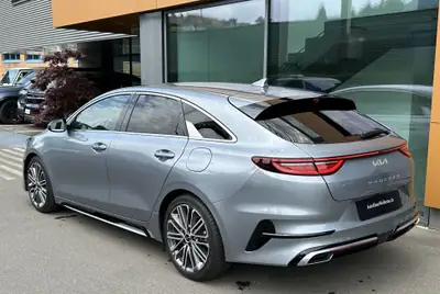 Kia ProCeed 1.5 T-GDi MHEV GT-Line — Break sportif hybride, quasi neuf avec 9 000 km — rear view