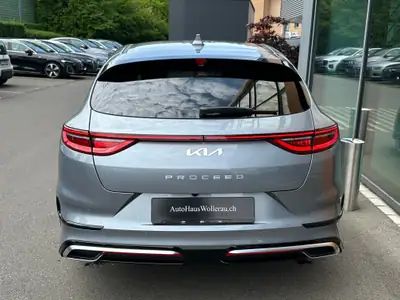 Kia ProCeed 1.5 T-GDi MHEV GT-Line — Break sportif hybride, quasi neuf avec 9 000 km — dashboard