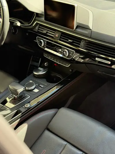Audi A4 Limousine 2.0 TFSI Sport quattro — 252 ch, quattro intégral, 78 000 km — Miniature 14