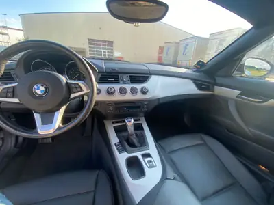 BMW Z4 sDrive23i — Cabriolet sportif 2010, 50'000 km seulement — Miniatura 9