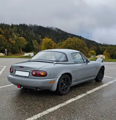 Mazda MX-5 1.6i-16 1998 — Roadster mythique, 172'000 km, sans sinistre — fianco