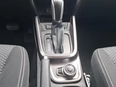 Suzuki Vitara 1.4 T Sakura Hybrid 4x4 — SUV compact hybride, traction intégrale performante — Thumbnail 10