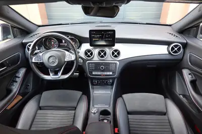 Mercedes-Benz CLA 220 Break — Diesel 177 ch, Pack AMG, Technologie complète — Miniature 11