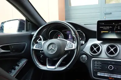 Mercedes-Benz CLA 220 Break — Diesel 177 ch, Pack AMG, Technologie complète — Miniature 12