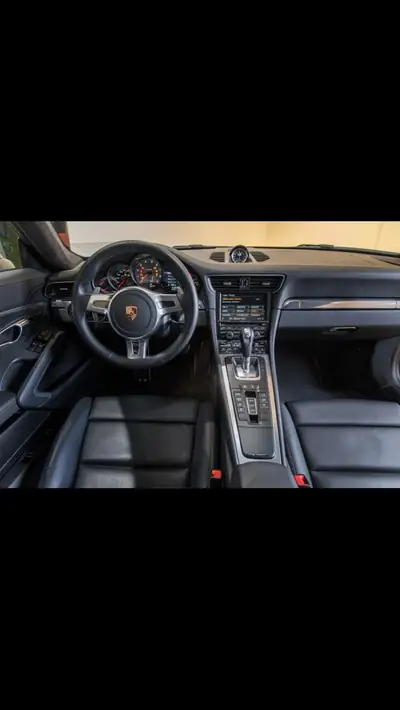 Porsche 911 Carrera S PDK — Coupé iconique avec pack performance 430 ch — détail
