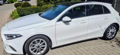 Mercedes-Benz Classe A 220 — Berline compacte premium 4x4, 39 600 km seulement — Seitenansicht