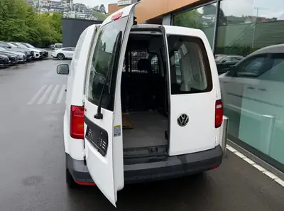 VW Caddy 2.0 TDI 150 — Utilitaire fiable, moteur diesel puissant, sans sinistre — side view