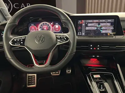 VW Golf 2.0 TSI GTI DSG 2024 — Sportivité et transmission automatique, 44'520 km seulement — tableau de bord