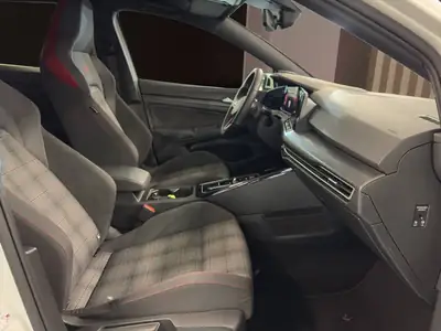 VW Golf 2.0 TSI GTI DSG 2024 — Sportivité et transmission automatique, 44'520 km seulement — Miniature 7