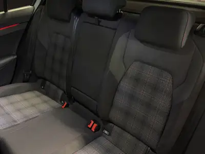 VW Golf 2.0 TSI GTI DSG 2024 — Sportivité et transmission automatique, 44'520 km seulement — Miniature 9