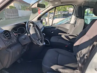 Renault Trafic 2.0 dCi Blue 170 — Utilitaire fiable, 144'000 km, sans sinistre — vista posteriore
