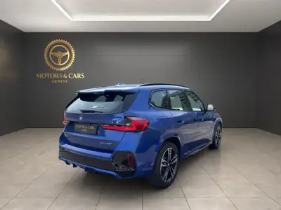 BMW X1 xDrive 23i 48V M Sport — Hybride léger, 12 600 km, toit panoramique — Armaturenbrett