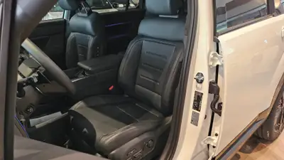 Hyundai Santa Fe 1.6 T-GDi PHEV Calligraphy — SUV 7 places hybride rechargeable, quasi neuf — Miniatura 22