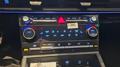 Hyundai Santa Fe 1.6 T-GDi PHEV Calligraphy — SUV 7 places hybride rechargeable, quasi neuf — Miniatura 28