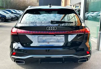 Audi A5 Avant 2.0 TFSI S-Line 2025 — Berline sportive hybride légère, 6 500 km seulement — detail