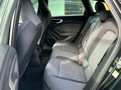Audi A5 Avant 2.0 TFSI S-Line 2025 — Berline sportive hybride légère, 6 500 km seulement — Thumbnail 8