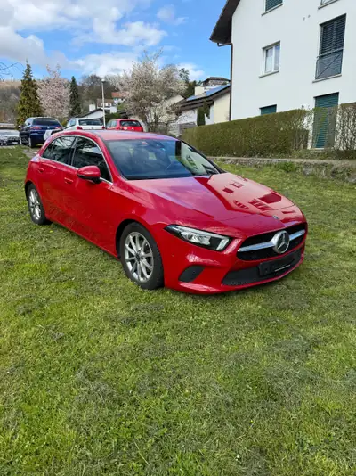 Mercedes-Benz A 200 Progressive — Berline compacte 163 ch, 115'000 km, sans sinistre — interni