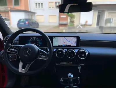 Mercedes-Benz A 200 Progressive — Berline compacte 163 ch, 115'000 km, sans sinistre — Miniatura 12