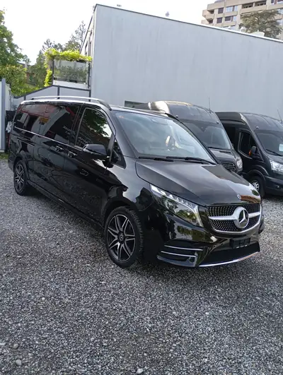 Mercedes-Benz V 300 d Extralang Avantgarde 4Matic — Monospace Premium 8 places, diesel performant — côté