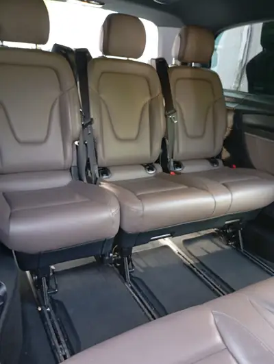 Mercedes-Benz V 300 d Extralang Avantgarde 4Matic — Monospace Premium 8 places, diesel performant — Miniature 15