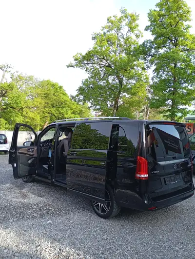 Mercedes-Benz V 300 d Extralang Avantgarde 4Matic — Monospace Premium 8 places, diesel performant — Miniature 22