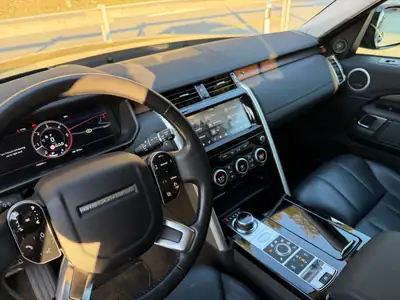 Land Rover Discovery 3.0 SDV6 HSE — SUV premium 7 places, toit panoramique, équipement complet — Innenraum