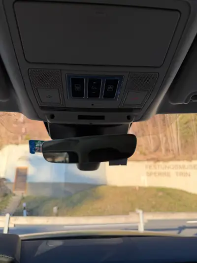 Land Rover Discovery 3.0 SDV6 HSE — SUV premium 7 places, toit panoramique, équipement complet — Miniatur 16