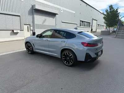 BMW X4 M40i 48V — SUV sportif hybride, 81'900 km, impeccable — Heckansicht
