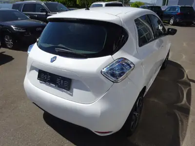 Renault Zoé Iconic R110 — Citadine électrique 100 % autonome, 60 000 km — rear view