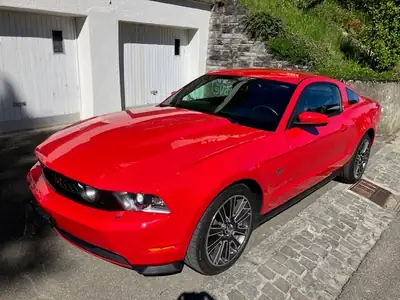 Ford Mustang 4.6 V8 GT Premium — Légendaire coupé américain, état impeccable — vista esterna