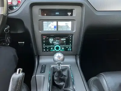 Ford Mustang 4.6 V8 GT Premium — Légendaire coupé américain, état impeccable — cruscotto