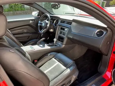 Ford Mustang 4.6 V8 GT Premium — Légendaire coupé américain, état impeccable — Miniatura 7
