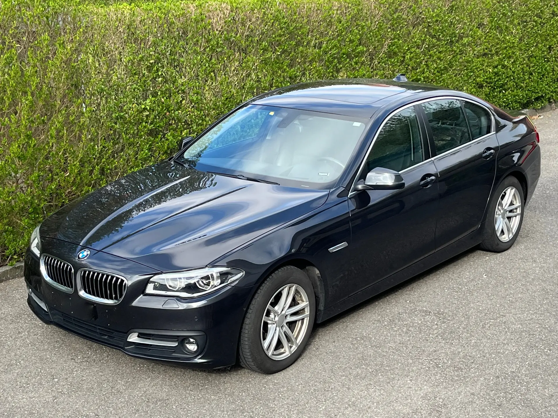 BMW 530d xDrive SAG — Berline premium diesel, 258 ch et transmission intégrale — vue extérieure