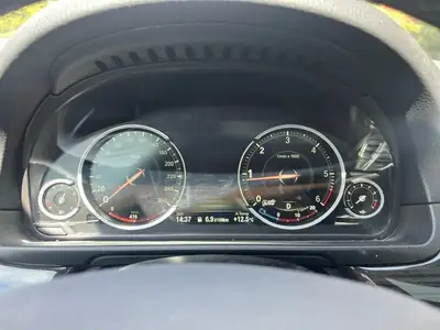 BMW 530d xDrive SAG — Berline premium diesel, 258 ch et transmission intégrale — Miniature 14