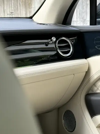 Bentley Bentayga V8 First Edition — SUV ultra-luxe, 550 ch, 40'000 km seulement — Miniature 14
