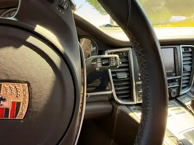 Porsche Panamera GTS 4.8 PDK — Gran turismo sportif, 430 ch et sans accident — Miniature 24