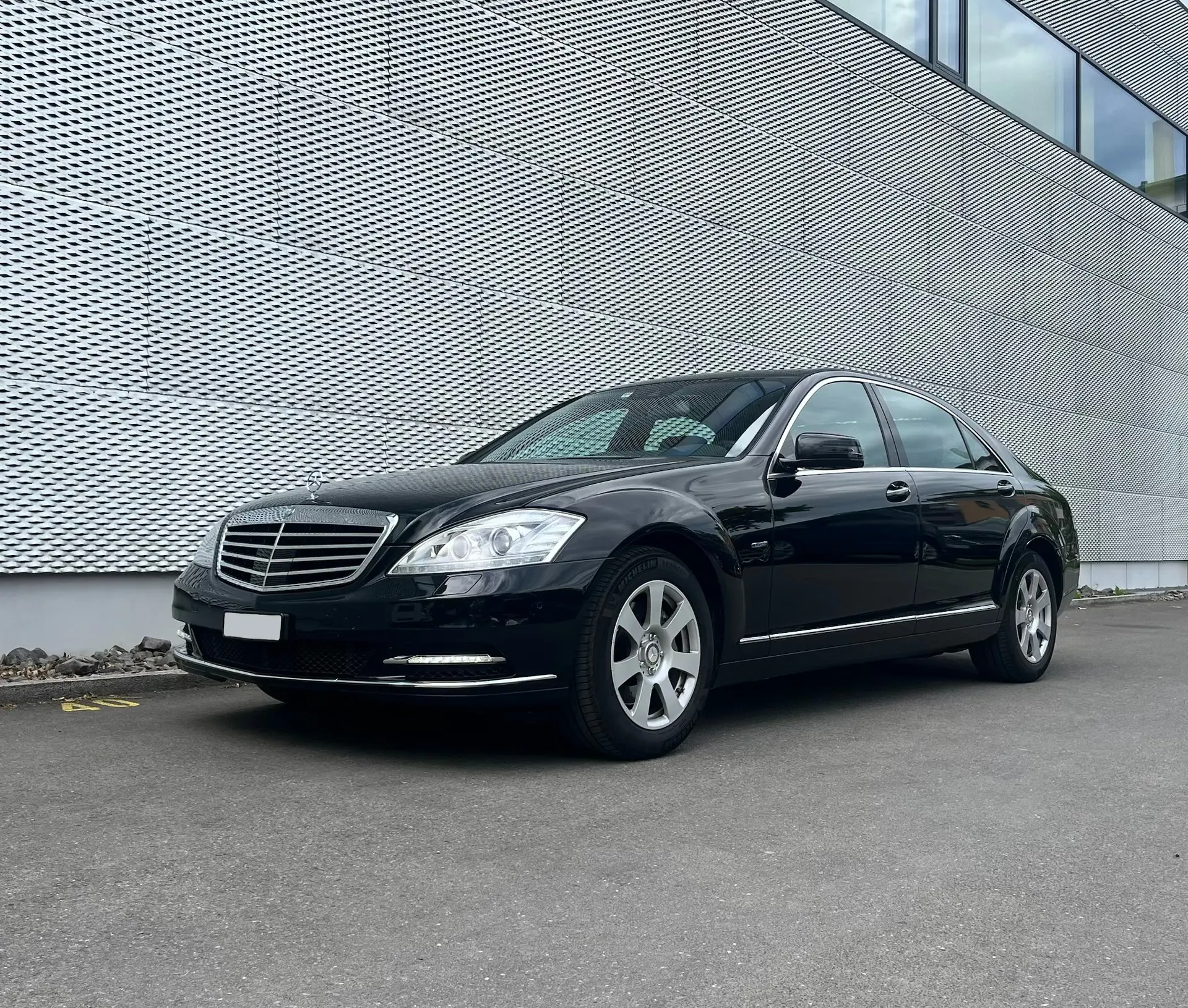 Mercedes-Benz S 400 V6 Hybrid — Berline prestige hybride, 86'000 km seulement — Außenansicht