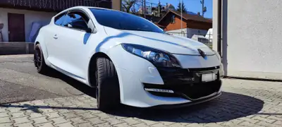 Renault Mégane Coupé 2.0 Turbo R.S. Cup — 265 ch, sportive française authentique — Außenansicht