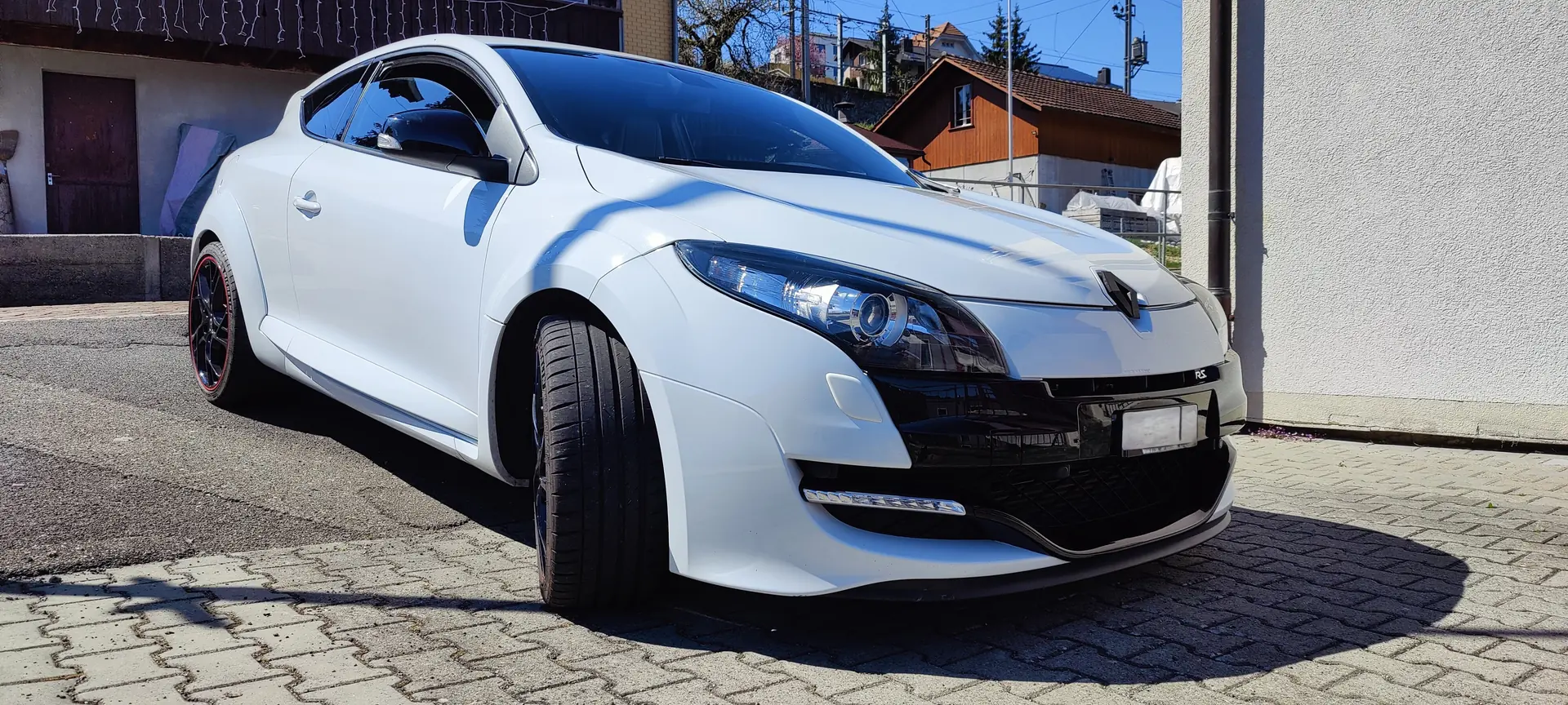Renault Mégane Coupé 2.0 Turbo R.S. Cup — 265 ch, sportive française authentique — Außenansicht