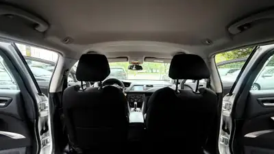 Citroën C5 Tourer 1.6 Turbo — Break spacieux, entretien récent et bon état — Miniature 8