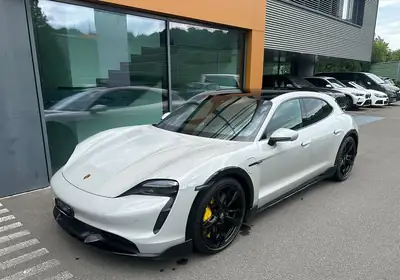 Porsche Taycan Cross Turismo Turbo S — Performance électrique 625 ch, 33 900 km seulement — tableau de bord