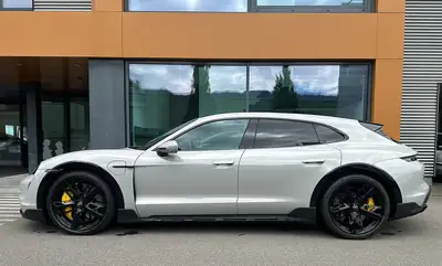 Porsche Taycan Cross Turismo Turbo S — Performance électrique 625 ch, 33 900 km seulement — intérieur