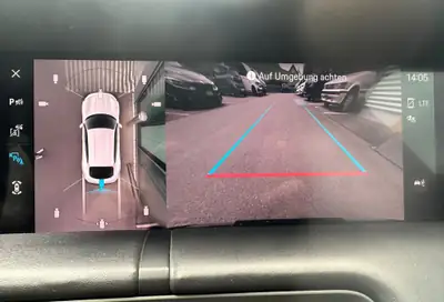 Porsche Taycan Cross Turismo Turbo S — Performance électrique 625 ch, 33 900 km seulement — Miniature 9