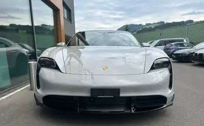 Porsche Taycan Cross Turismo Turbo S — Performance électrique 625 ch, 33 900 km seulement — Miniature 11